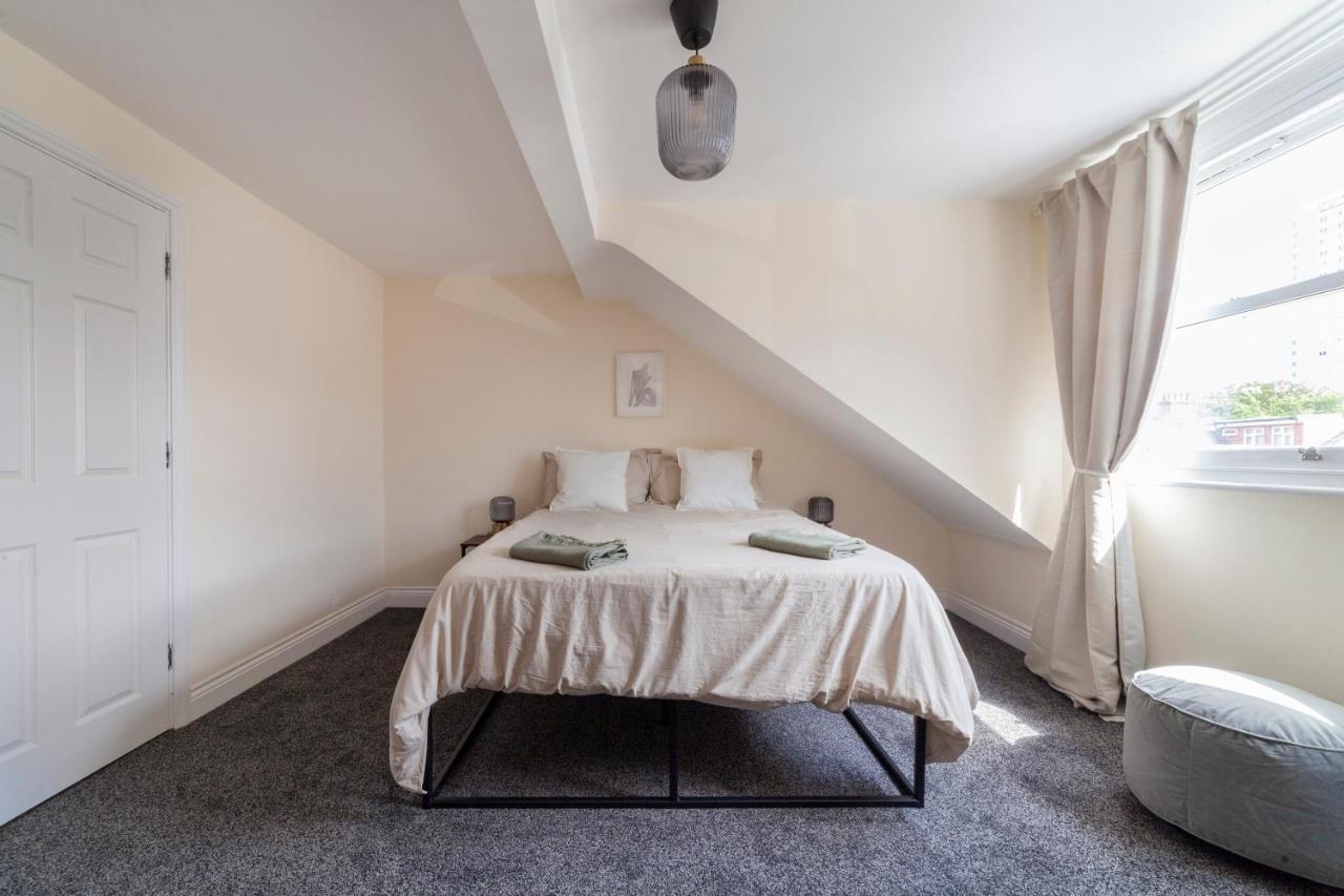Arte Stays Serviced Houses Stratford - 3 Bedrooms 2 Bathrooms Houses London, Stratford, Maryland, Free Parking, Garden, Weekly Or Monthly Stays - Up To 8 Guests Екстериор снимка