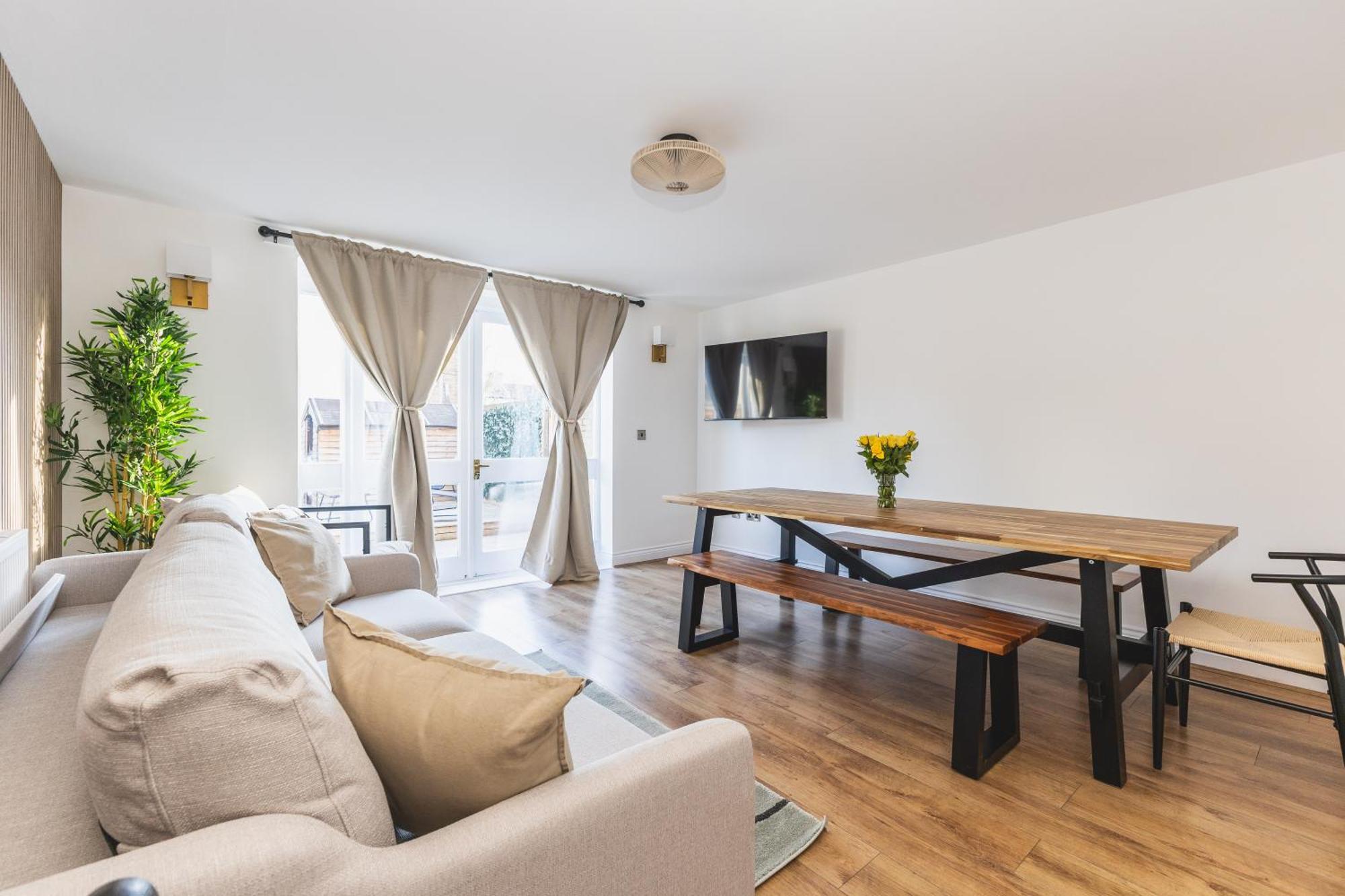 Arte Stays Serviced Houses Stratford - 3 Bedrooms 2 Bathrooms Houses London, Stratford, Maryland, Free Parking, Garden, Weekly Or Monthly Stays - Up To 8 Guests Екстериор снимка