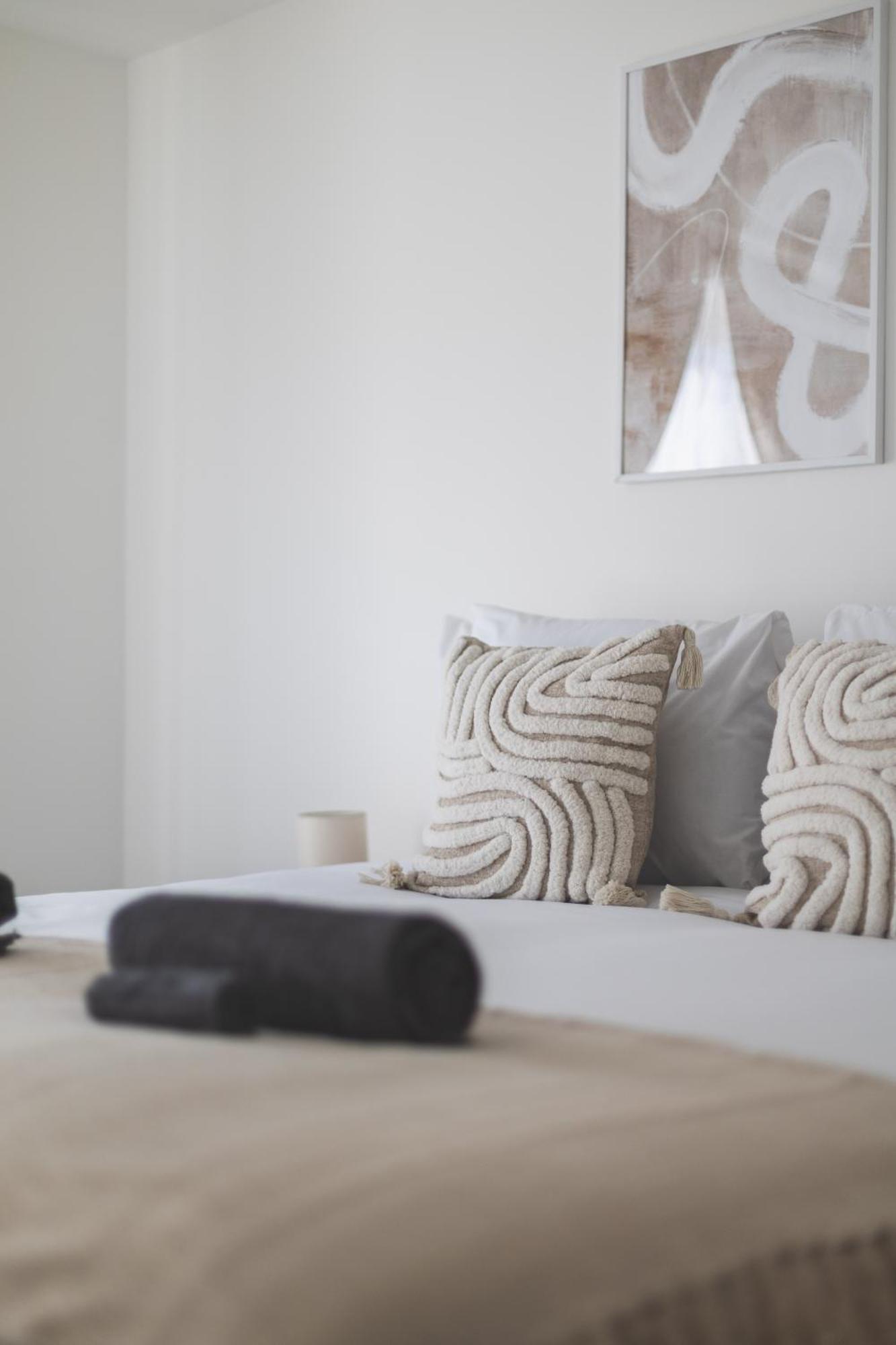 Arte Stays Serviced Houses Stratford - 3 Bedrooms 2 Bathrooms Houses London, Stratford, Maryland, Free Parking, Garden, Weekly Or Monthly Stays - Up To 8 Guests Екстериор снимка