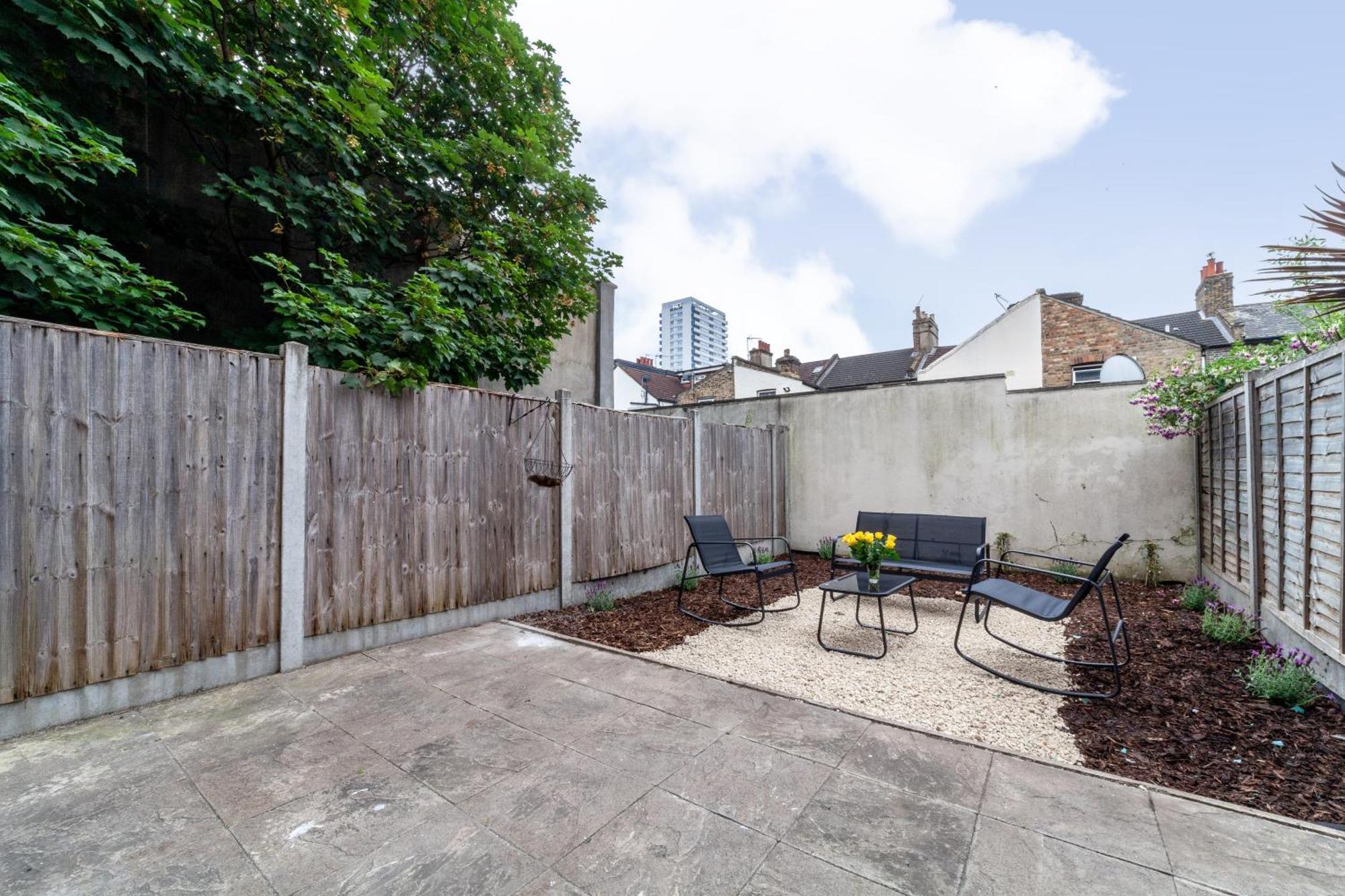 Arte Stays Serviced Houses Stratford - 3 Bedrooms 2 Bathrooms Houses London, Stratford, Maryland, Free Parking, Garden, Weekly Or Monthly Stays - Up To 8 Guests Екстериор снимка